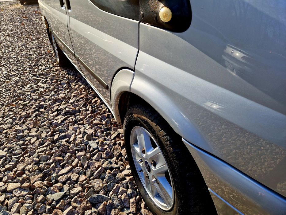 Автомобіль в гарному стані.