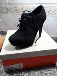 Botins tamanho 37