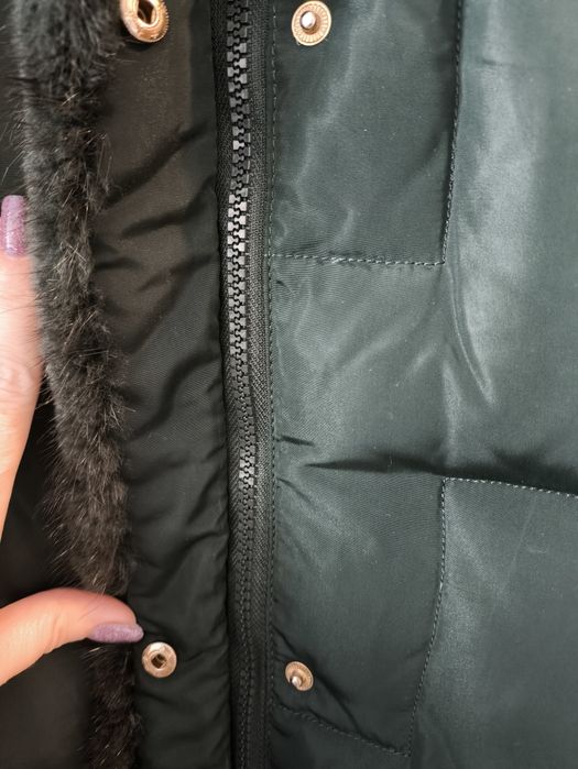 Пуховик. Изумрудного цвета. На размер 44