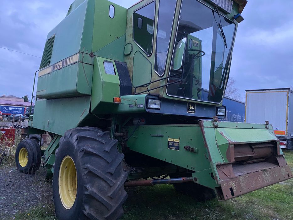 Комбайн зернозбиральний John deere 1075