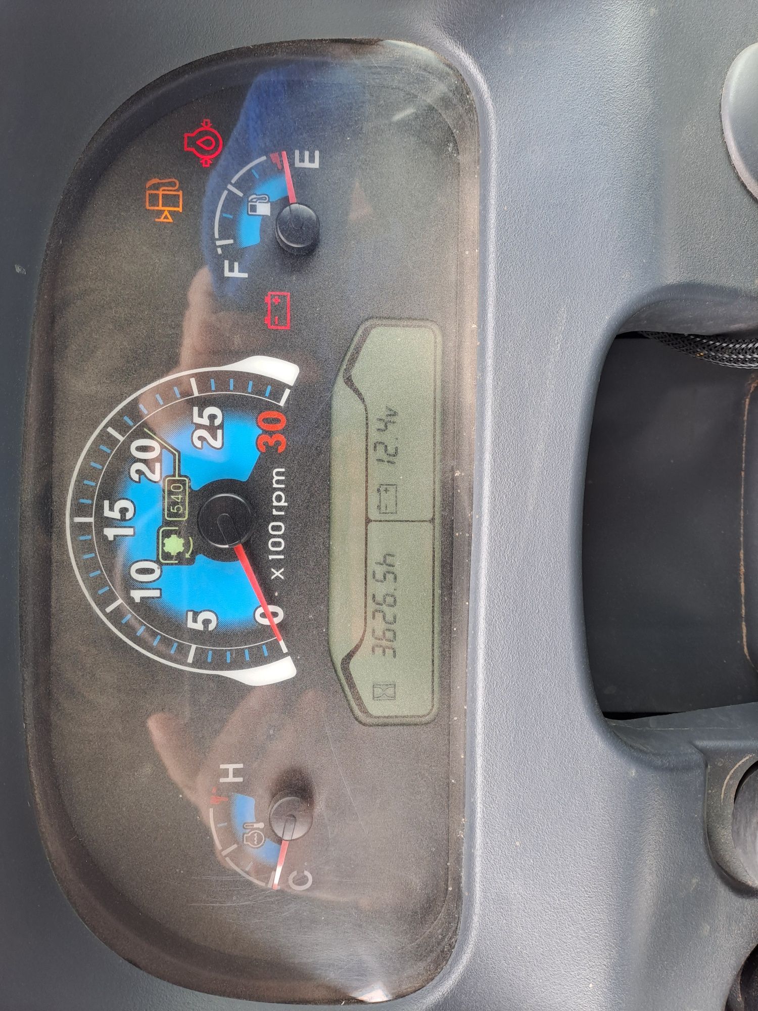 Трактор LS1004 (105к.с)