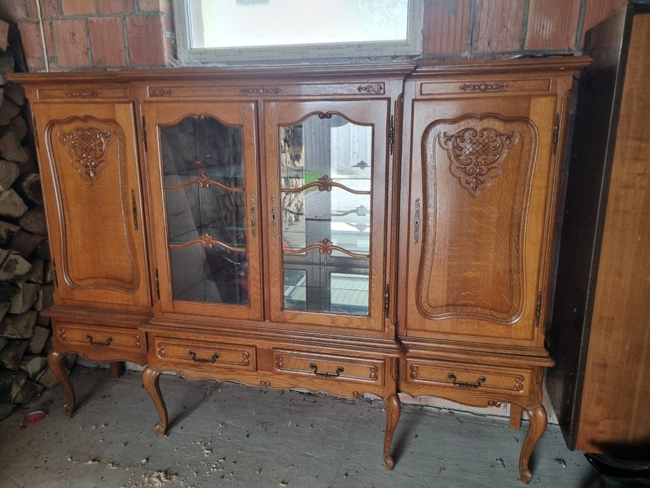 Kredens witryna w stylu ludwikowskim holenderskim