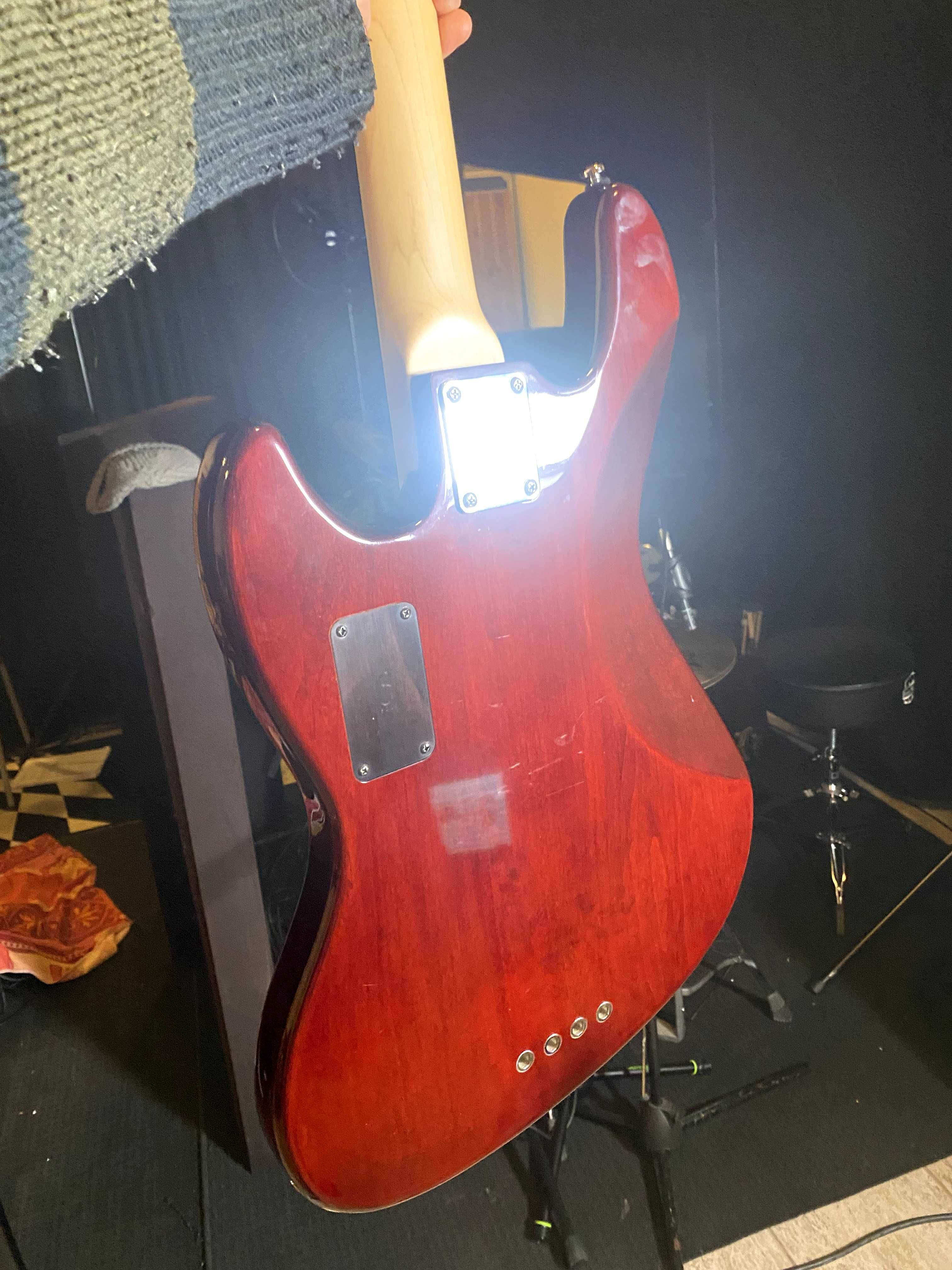 Gitara basowa bass Marcus Miller V7 2nd Gen