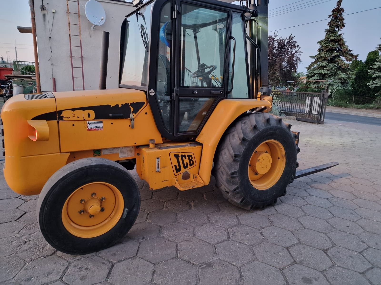 Wózek widłowy jcb 930