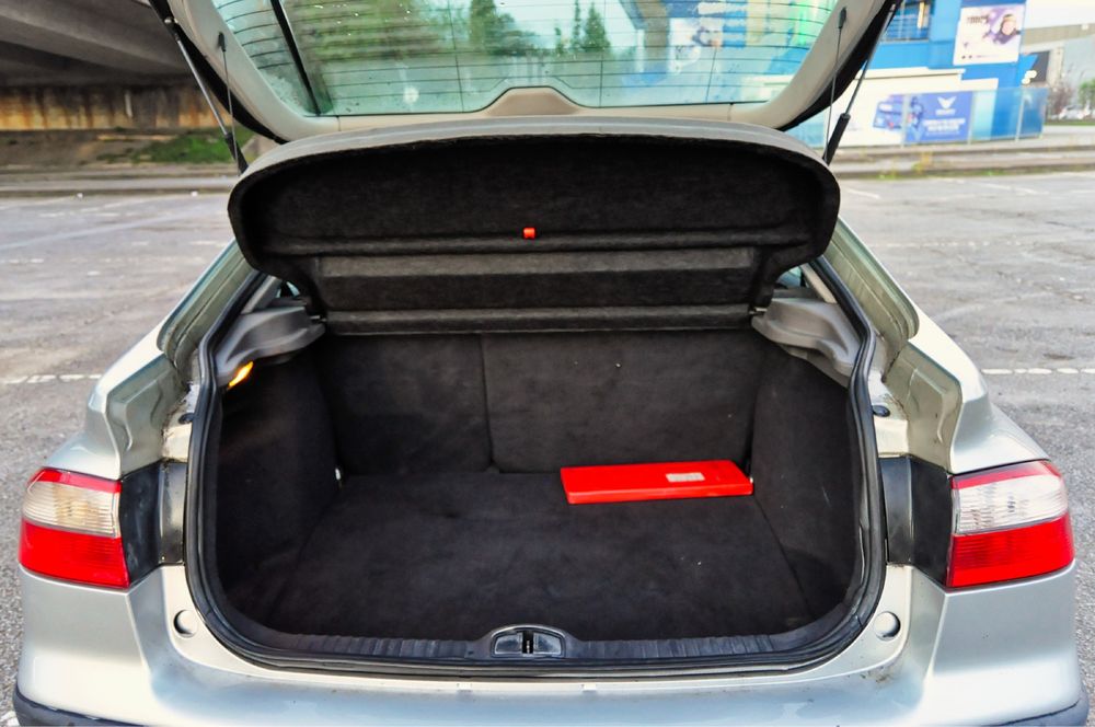 Renault Laguna 1.9 dCi Expréssion - 150 MIL KMS