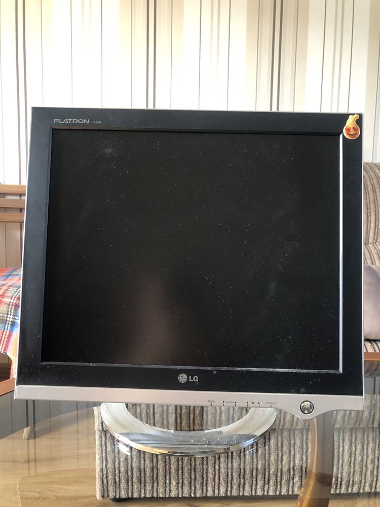 Продам монитор LG модель Flatron L 1720B в отличном рабочем состоянии