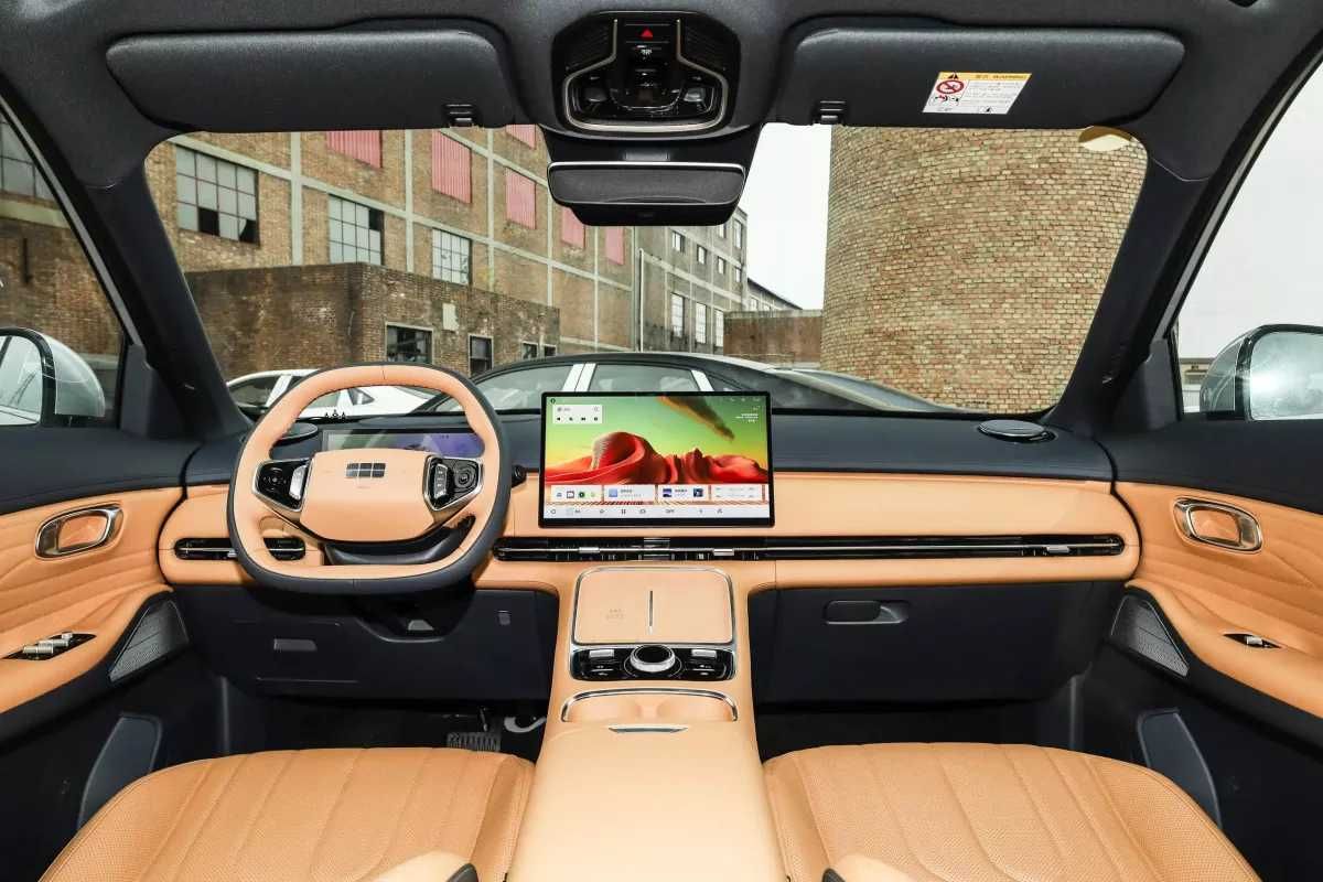 Гібрид  GEELY GALAXY Starship 7 EM .  AUTOCHINA Кривий Ріг .