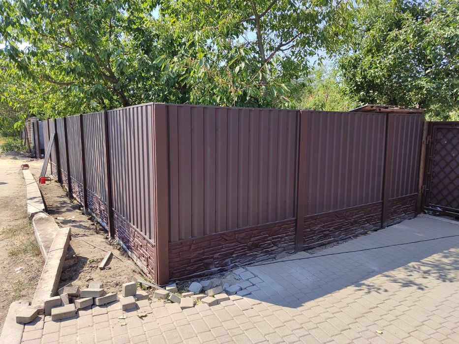 Забор з профнастила, відкатні ворота,автоматика , покрівля