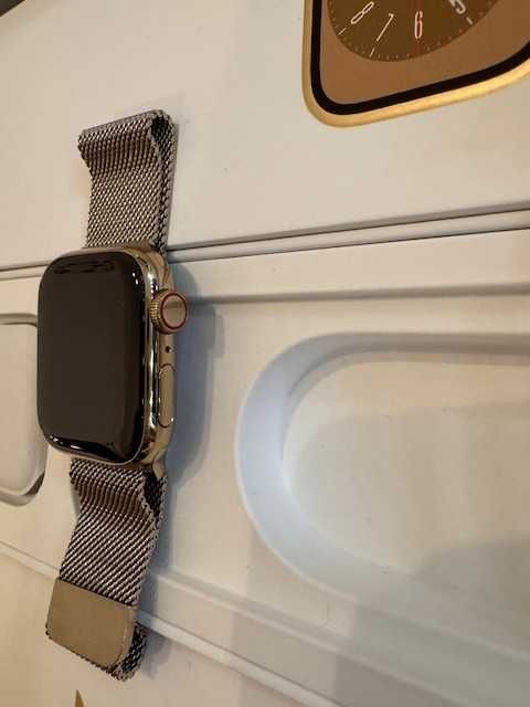 Apple Watch Series 8 GPS Cellular 41 mm Stainless Steel GOLD Milanese