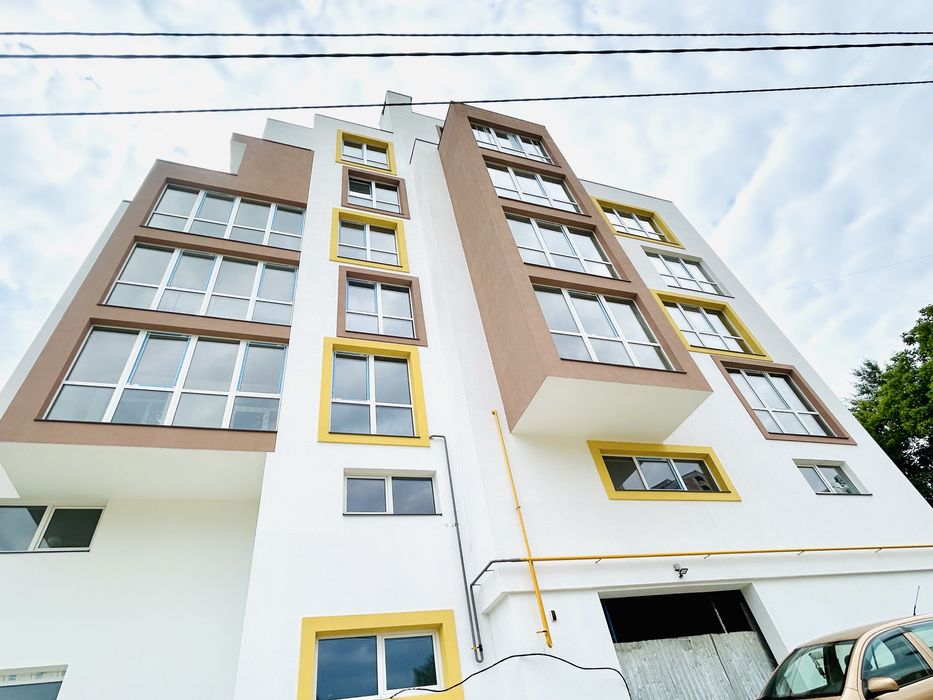 Від власника. 2 кім 61м 6п вул.Очеретяна. 75 тисяч.