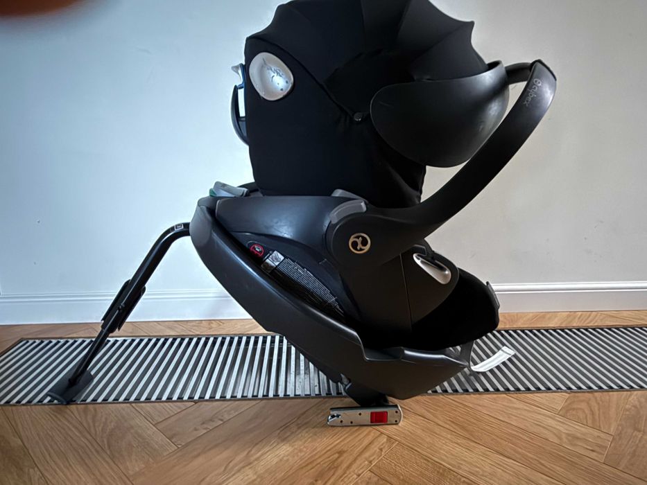 Nosidełko / fotelik Cybex qloud Q z bazą + adaptery