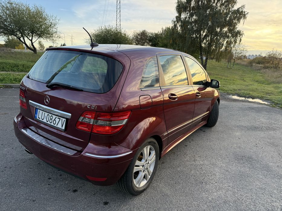 Mercedes B 2011 rok