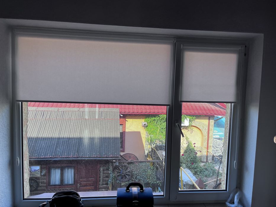 Продам ролети 2 шт хорошоі якості ширина 125см та 50см