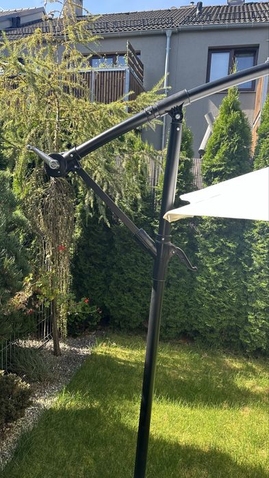 Parasol ogrodowy z podstawą marmurową