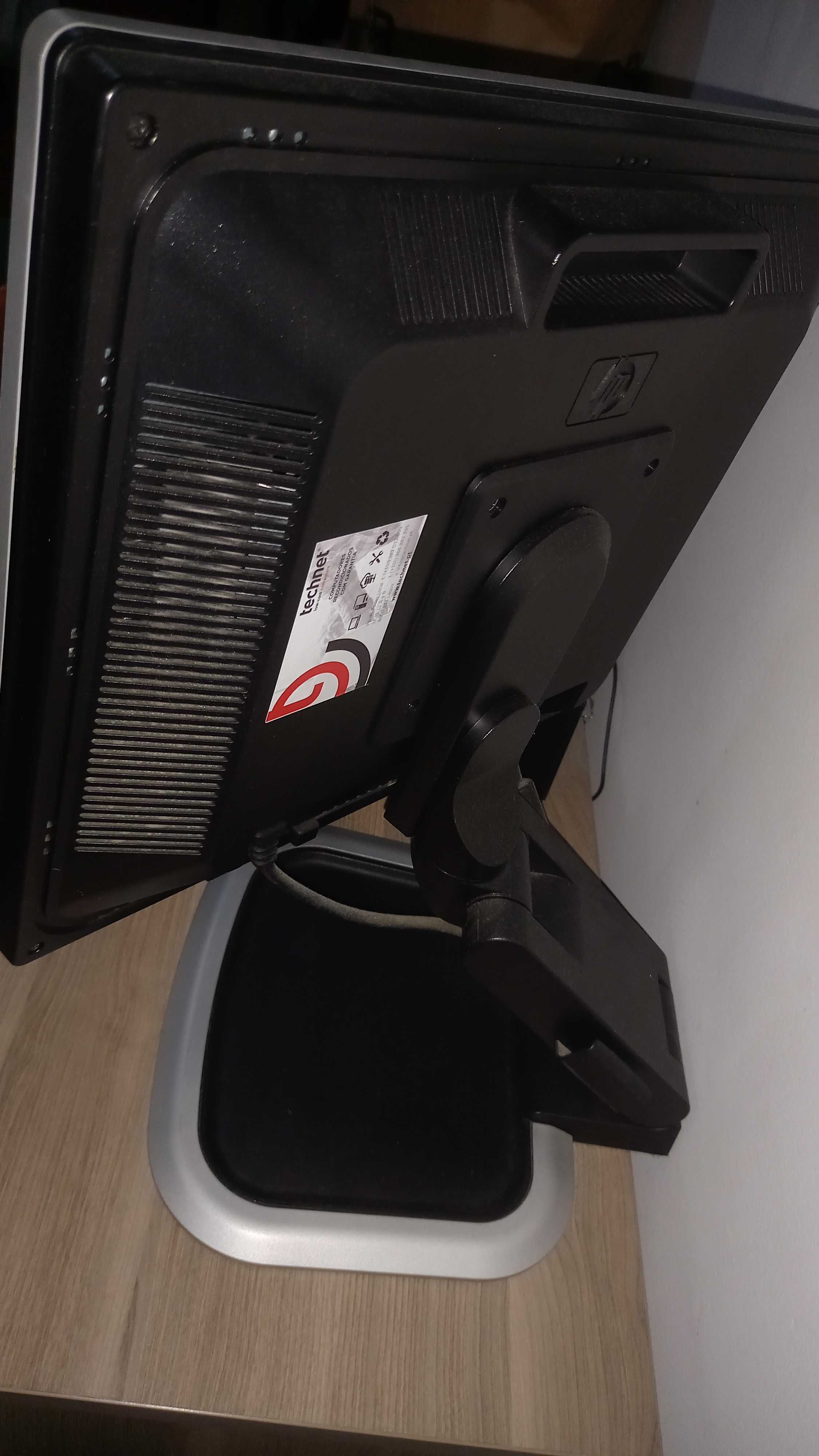 Computador Secretária Completo HP + Monitor LCD HP Compaq LA1951g 19"