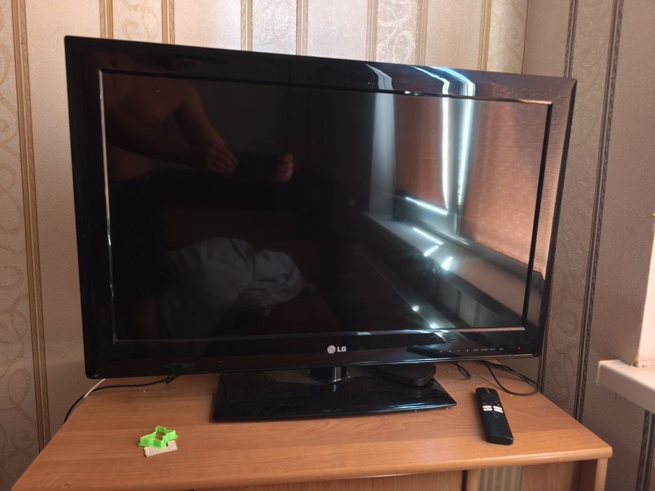 Телевізор lg 32LS340T