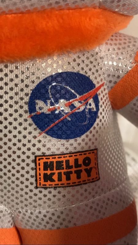 Hello Kitty NASA astronauta