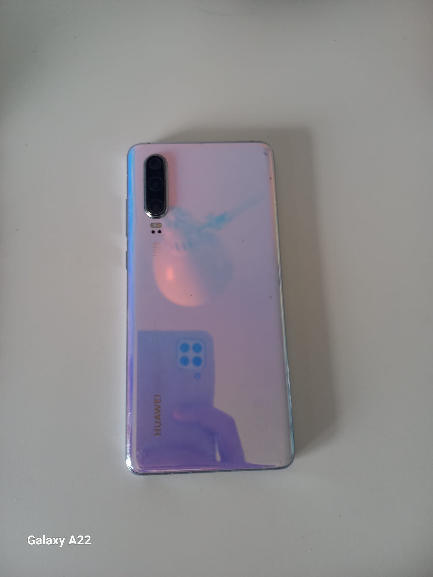 Huawei P30 128 GB, junto com freebuds 4I