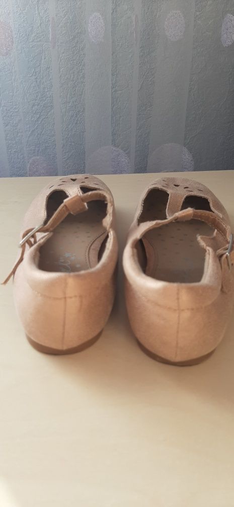 Туфлі-балетки для дівчинки