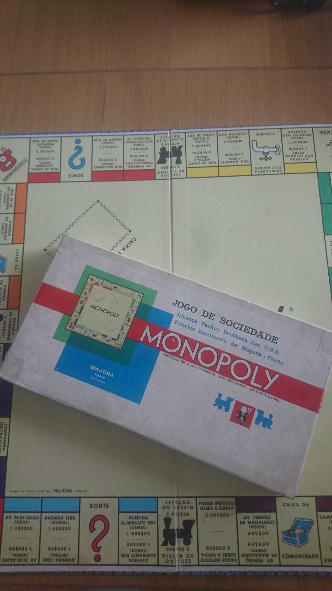 Monopoly antigo e raro dos anos 60.