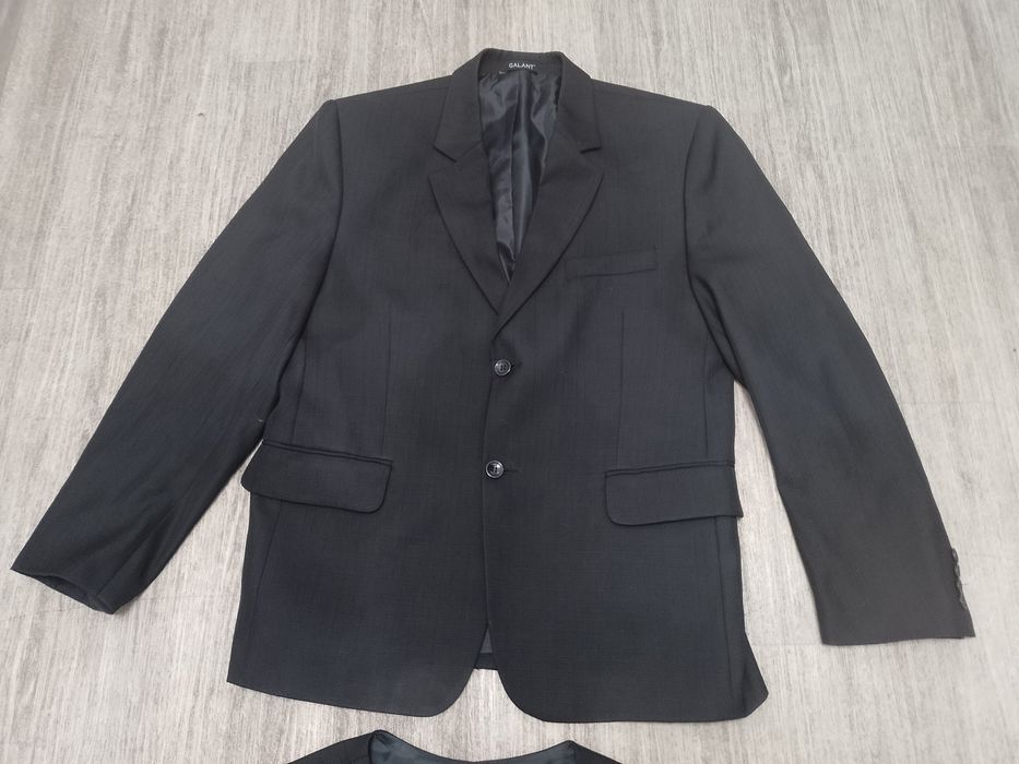 Sprzedam garnitur 3 częściowy.