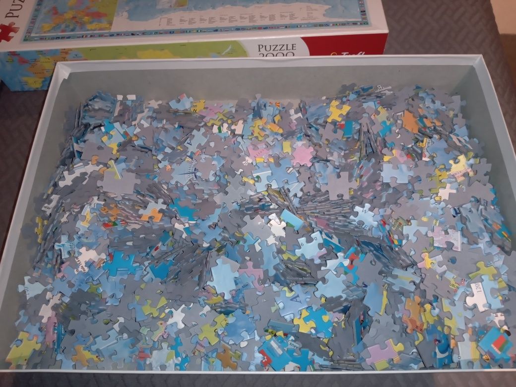 Puzzle polityczna mapa świata  2000 szt.