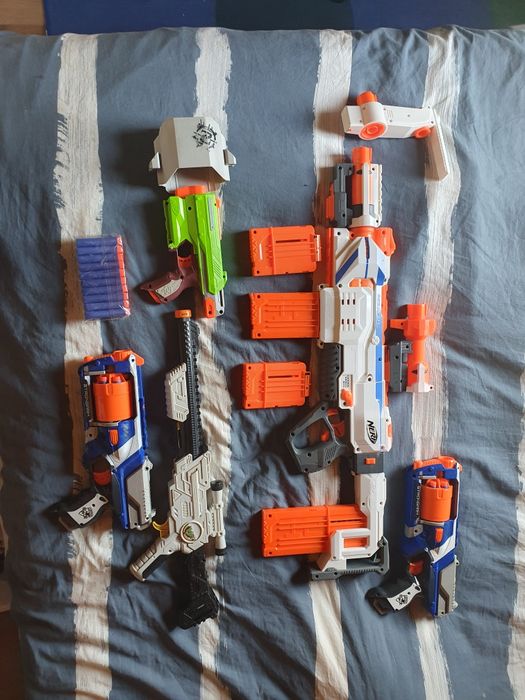 Conjunto de nerfs, em bom estado