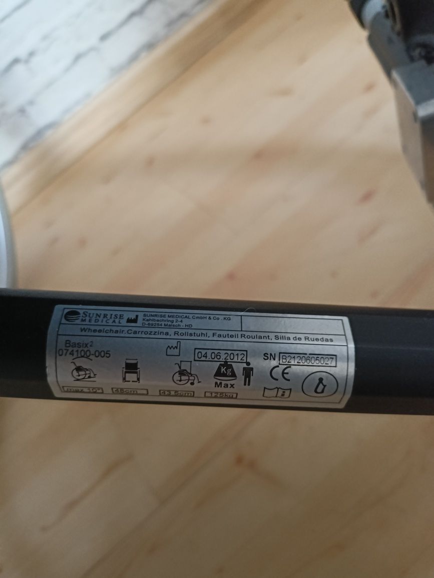 Wózek inwalidzki składany breezy basicX2