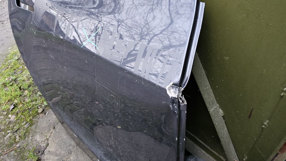 Дверка Tesla Model 3