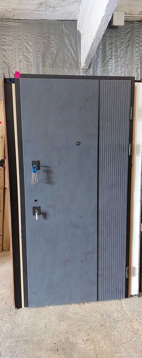 Вхідні двері вуличні в будинок і квартирні Входные металлические двери