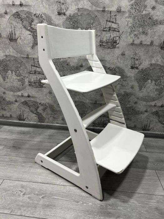 Продам зростаючий стілець , от 5 до 12 років, ортопедична спинка,