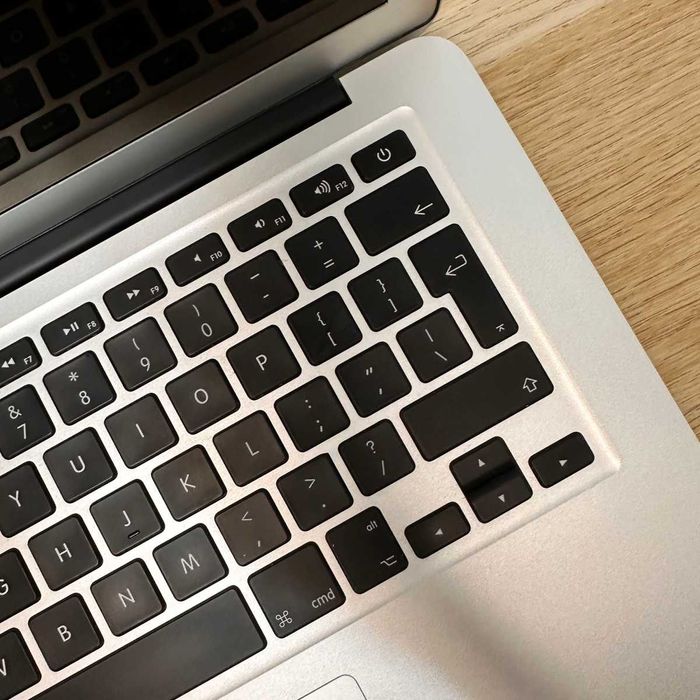 MacBook Air 13,3" i7 2.2GHz 8GB RAM|256GB SSD| Gwarancja| 12-msc |FV