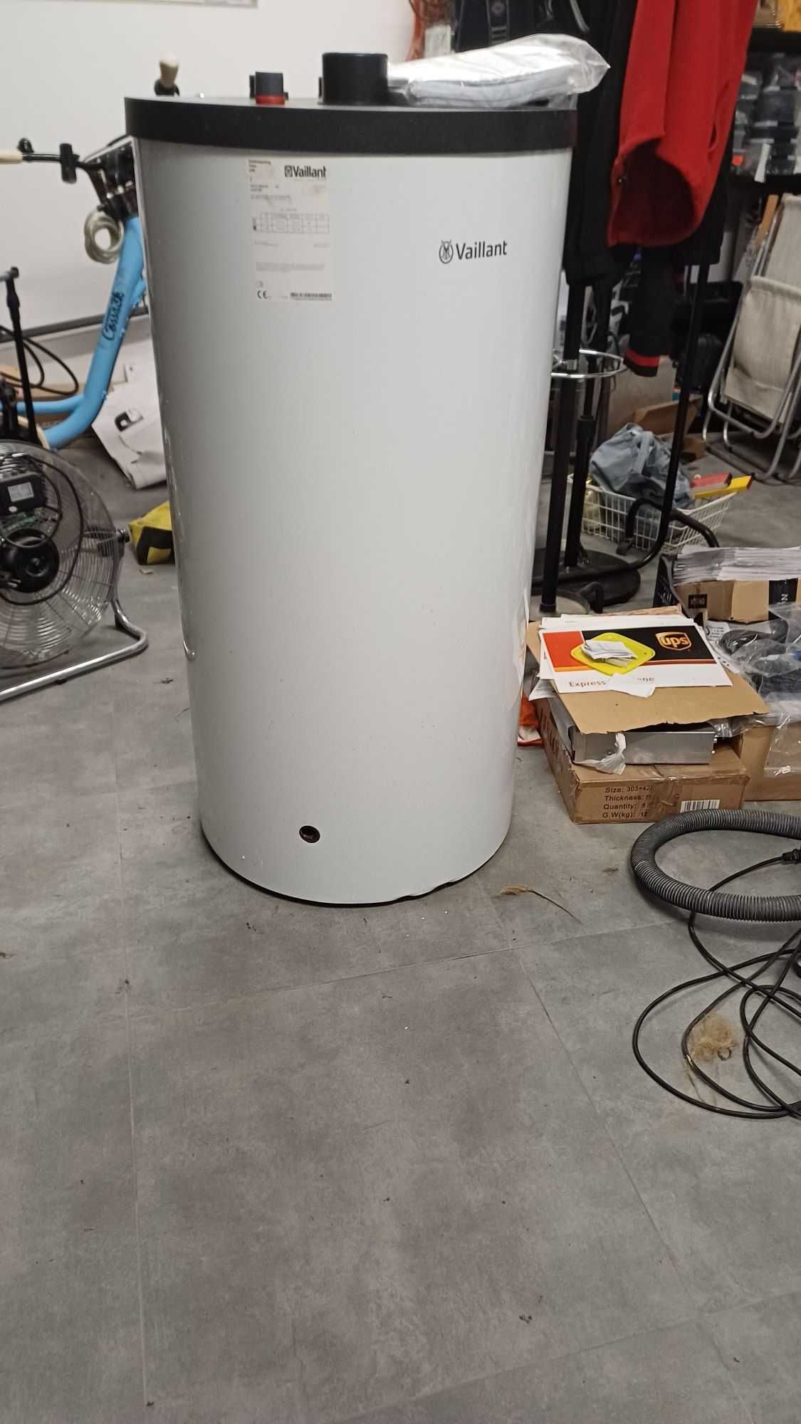 Zasobnik stojący, okrągły c.w.u. VIH R 200/6B VAILLANT