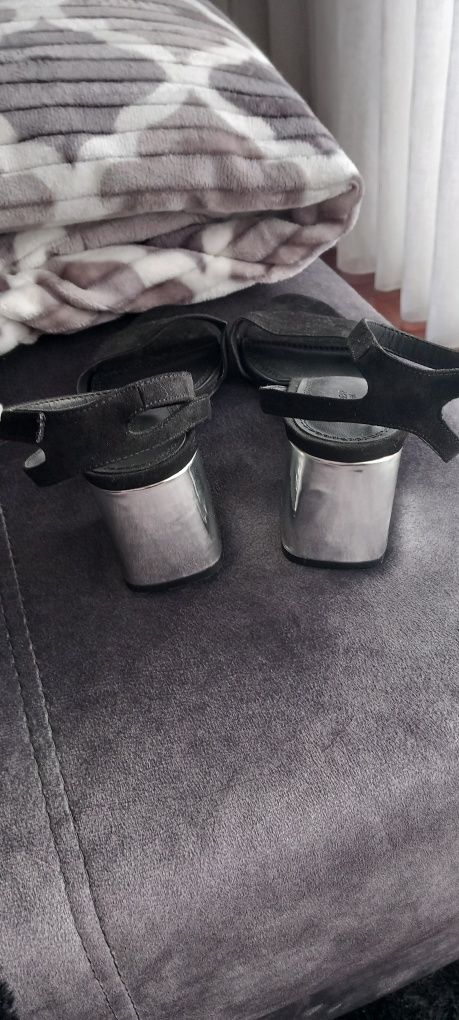 Sandálias Pretas Tam 37  Pull&Ber  ( Portes Incluídos)