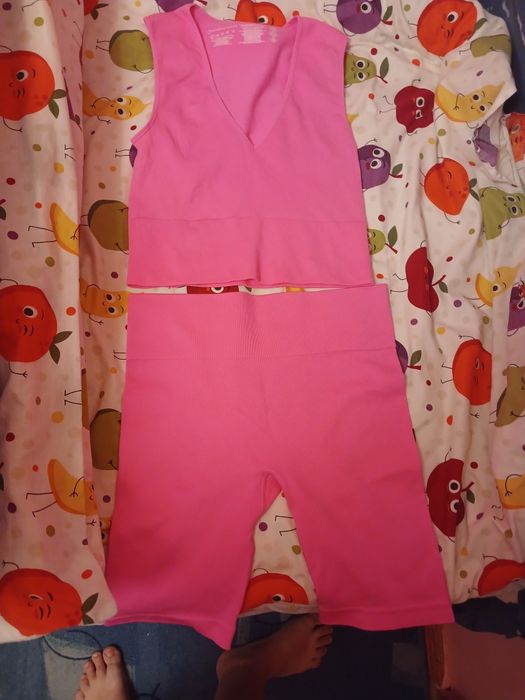 Спортивний костюм( топ  та велосипедки шорти Primark)