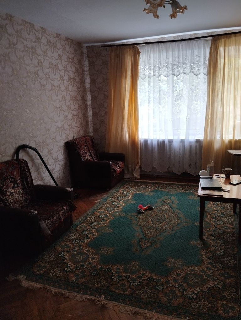 Продається 3- х кімнатна квартира в районі  Богунії.