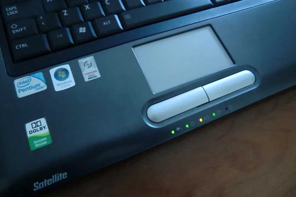 Portátil ToshibaA300-276;dual core;T4200D;15,4";4gb/120gb;ler anuncio