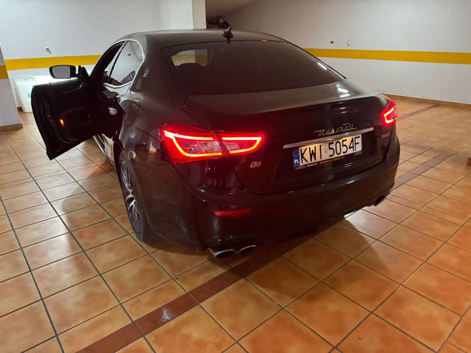 Maserati Ghibli 3.0 v6 twin turbo Sq4 410 cv