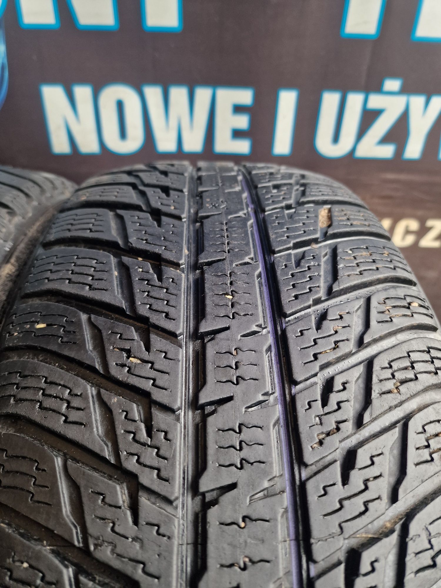 Opony zimowe 225/60/17 Nokian Para 6.5mm