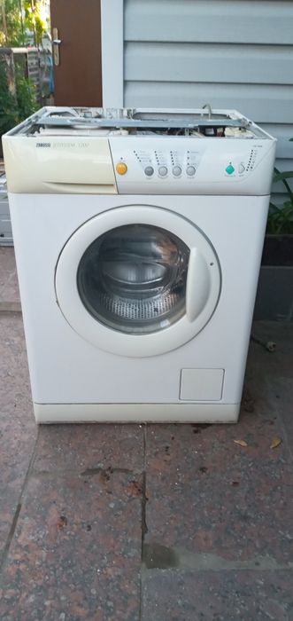 Стиральная машина Занусі под ремонт разбор.нуси под ремонт разбор.