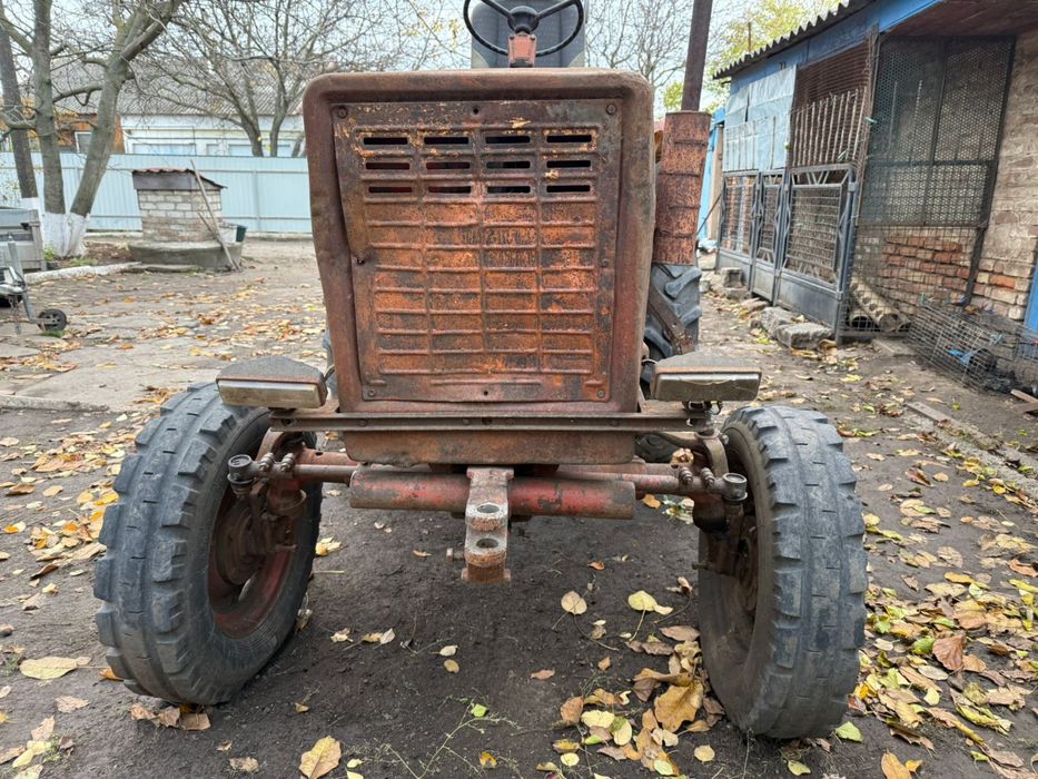 Трактор.      т-25