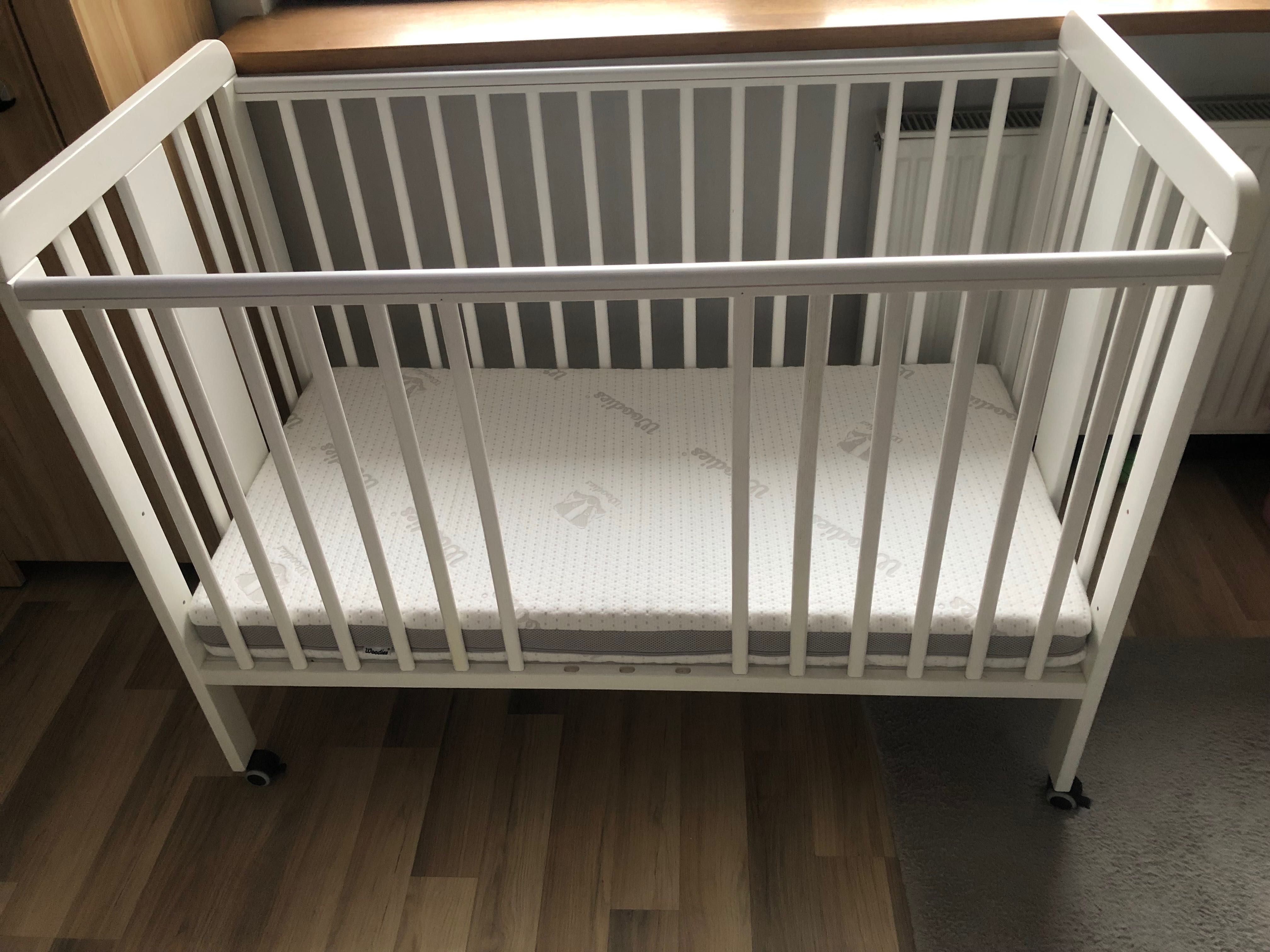 Łóżeczko niemowlęce woodies Star Cot 120×60 z materacem