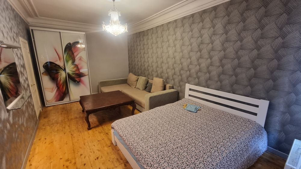 Срочная продажа от хозяйки две комнаты газ  центр города пляж Ланжерон