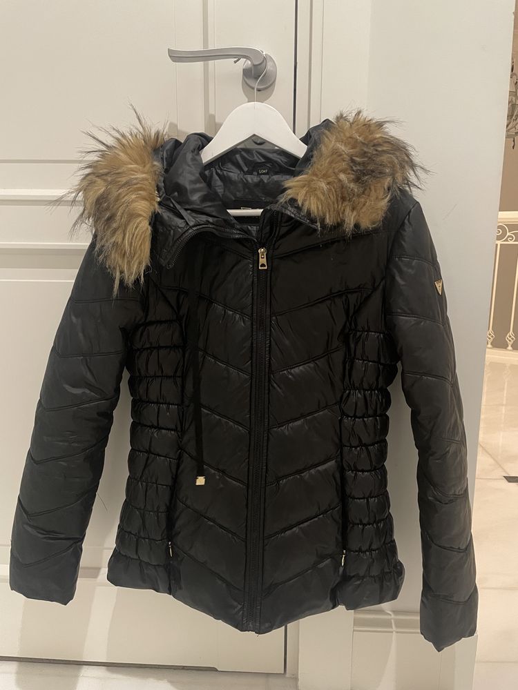 Kurtka puchowa GUESS by Marciano z futerkiem rozm S
