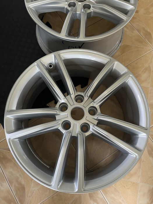 Диски 2 Tesla S R19