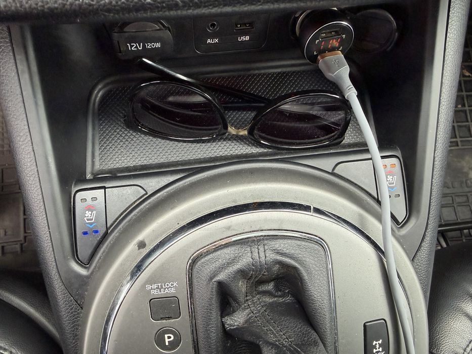 Kia Sportage 12 місяць 2013 2л газ/бензин автомат