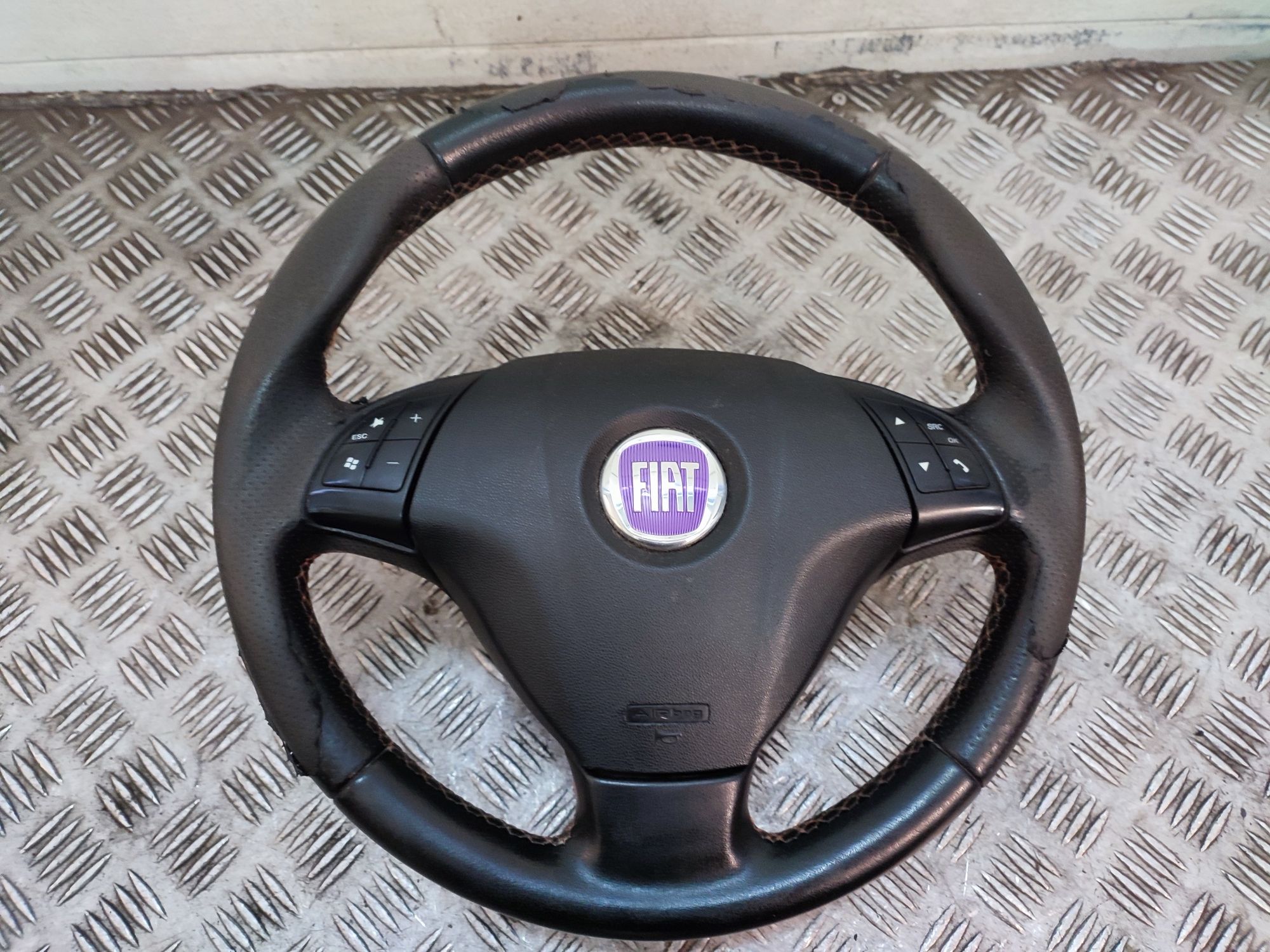 Fiat Punto Grande kierownica skóra skórzana multifunkcja