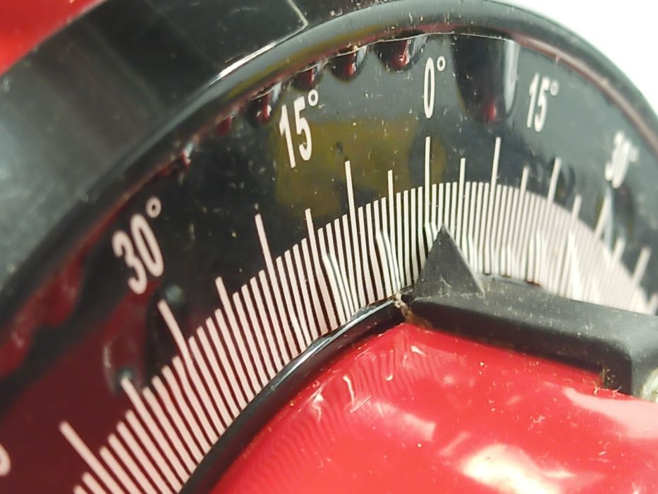 PIŁA UKOŚNA marki Einhell TC-SM 2131/1