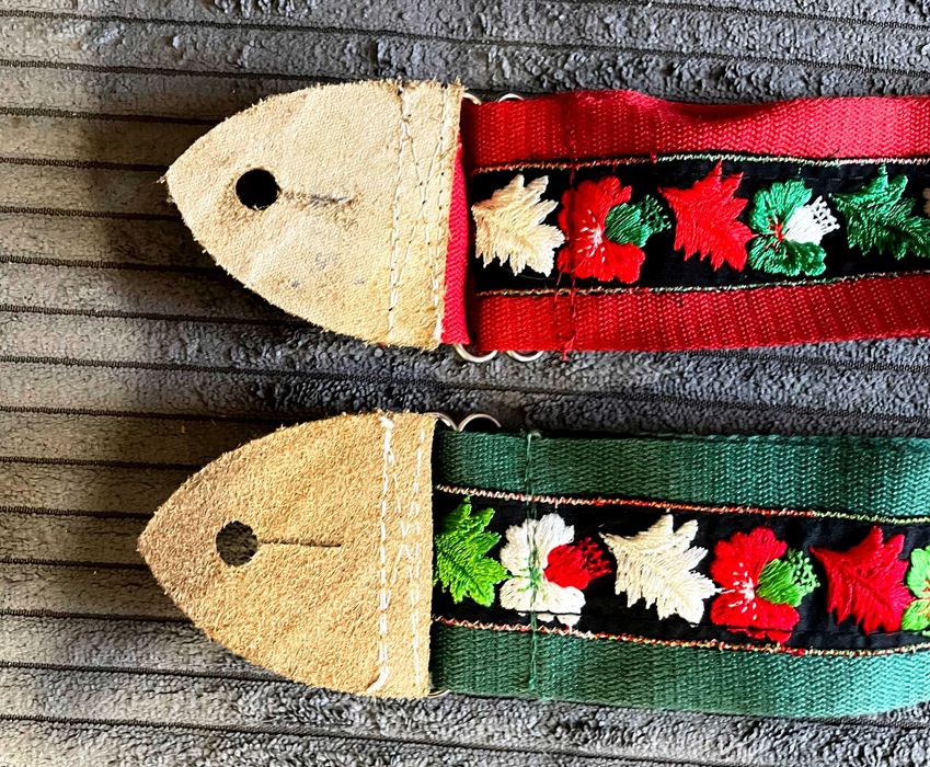 Pasek do gitary kolorowy. NOWY. 2 sztuki. Cena za  komplet 40 zł