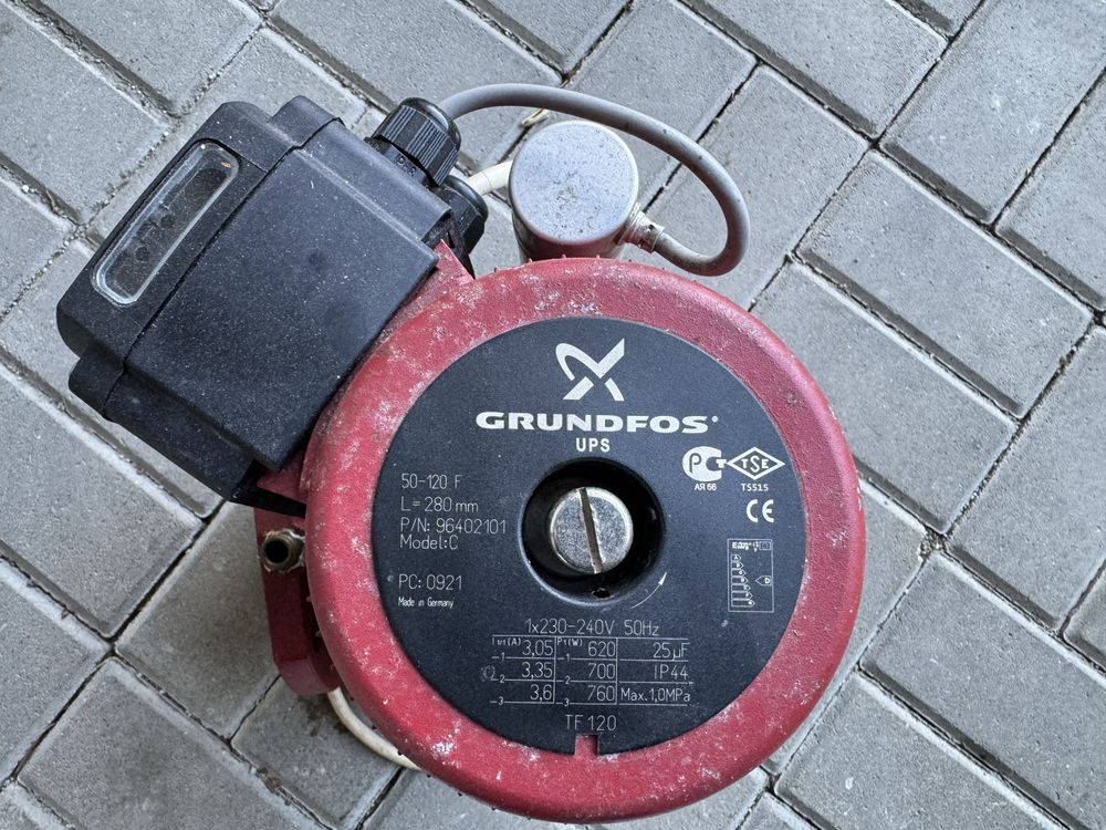 Grundfos UPS 50-120F bezdlawnicowa pompa obiegowa C.O 3 predkosci